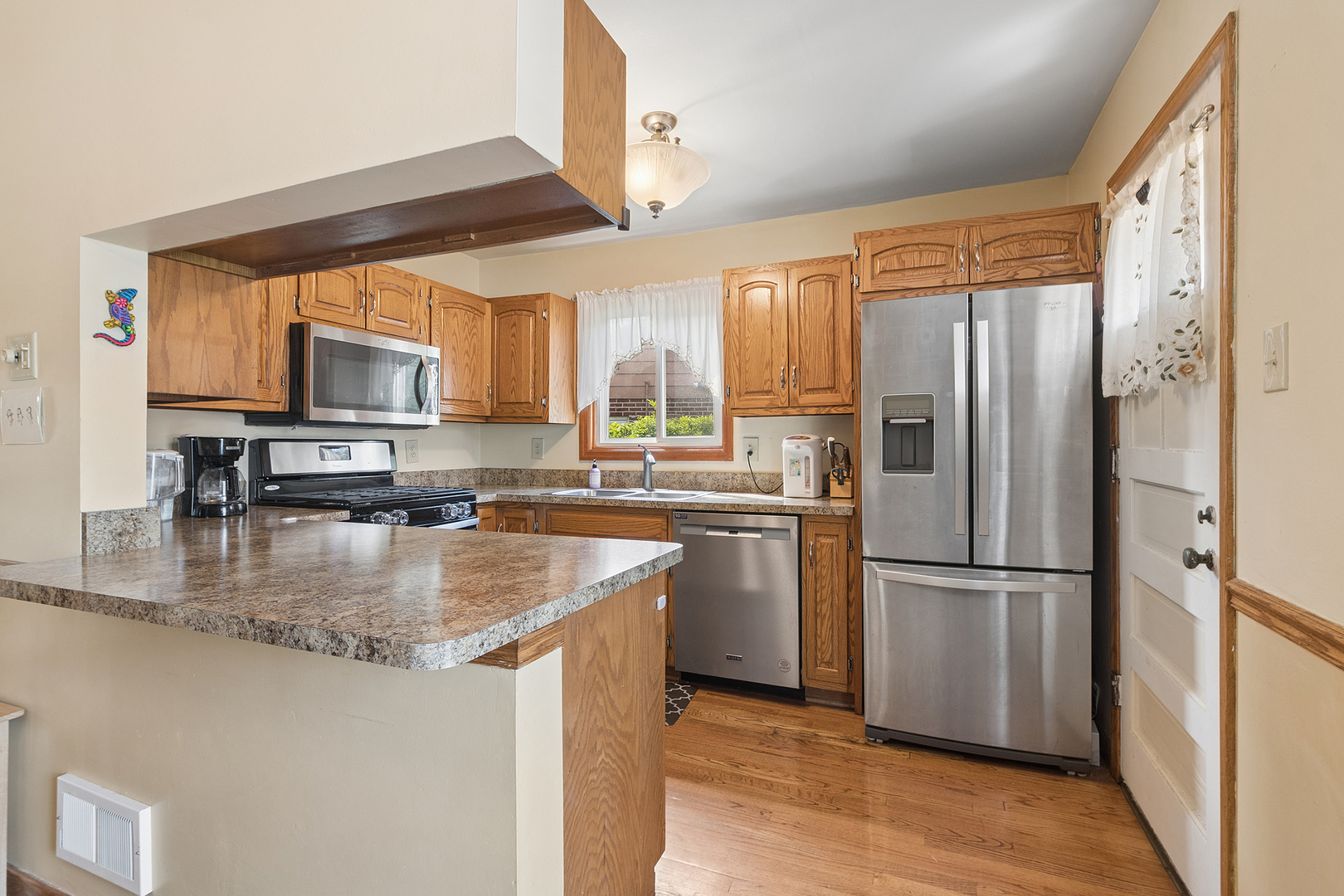 18646 Golfview Avenue Homewood, IL 60430 - Photo 11 of 38