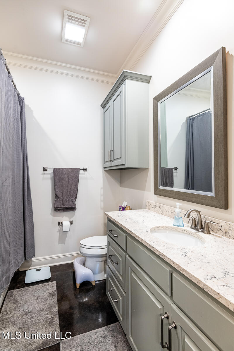 4 Windsor Oak Estates Road Natchez, MS 39120 - Photo 28 of 68 4WindsorOak_Interior_LoRes-16