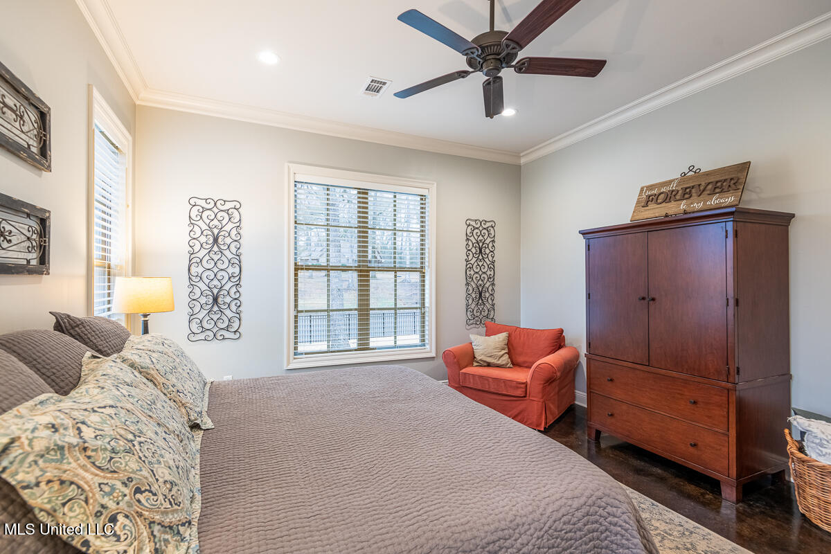 4 Windsor Oak Estates Road Natchez, MS 39120 - Photo 42 of 68 4WindsorOak_Interior_LoRes-50