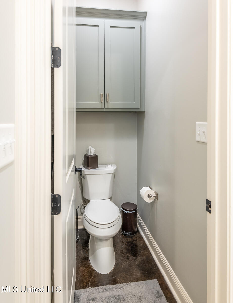 4 Windsor Oak Estates Road Natchez, MS 39120 - Photo 49 of 68 4WindsorOak_Interior_LoRes-43