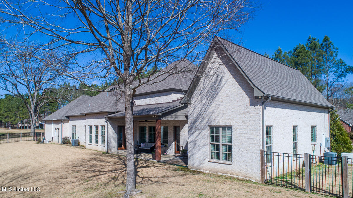 4 Windsor Oak Estates Road Natchez, MS 39120 - Photo 64 of 68 4WindsorOak_Exterior_LoRes-7