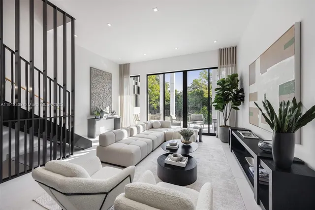 $2,200,000 | 98 Southwest 28th Road, Unit 1, Miami, FL 33129