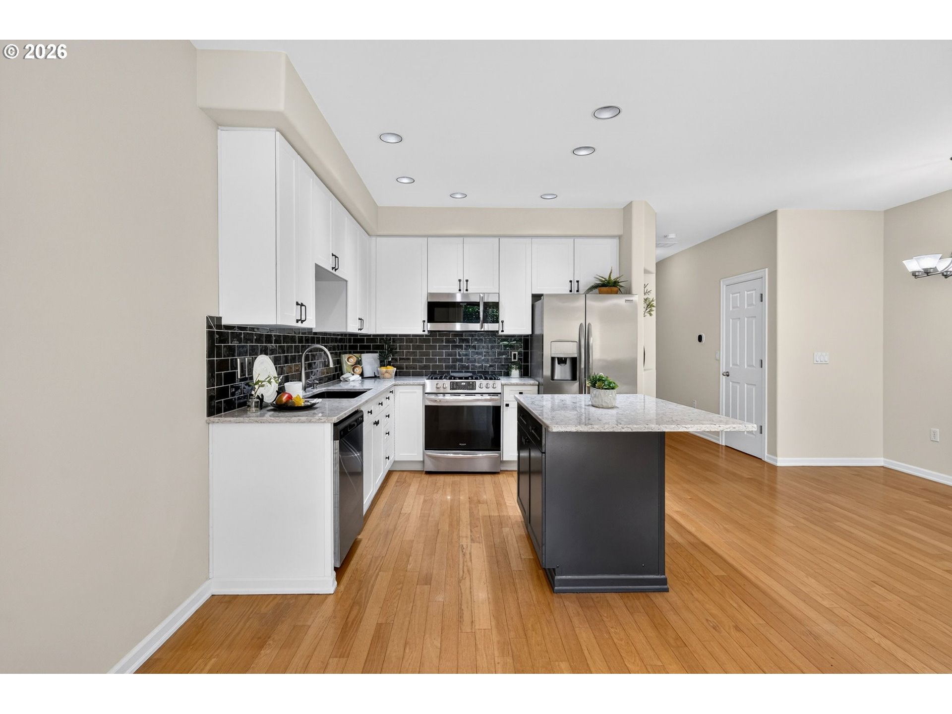 2926 Southwest Texas Street Portland, OR 97219 - Photo 11 of 44