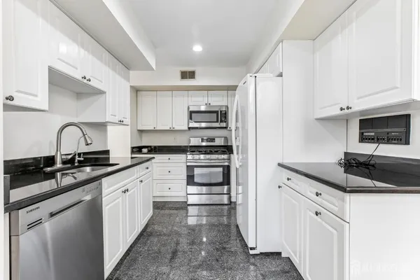 $3,600 | 1 Picaron Place, South Amboy, NJ 08879