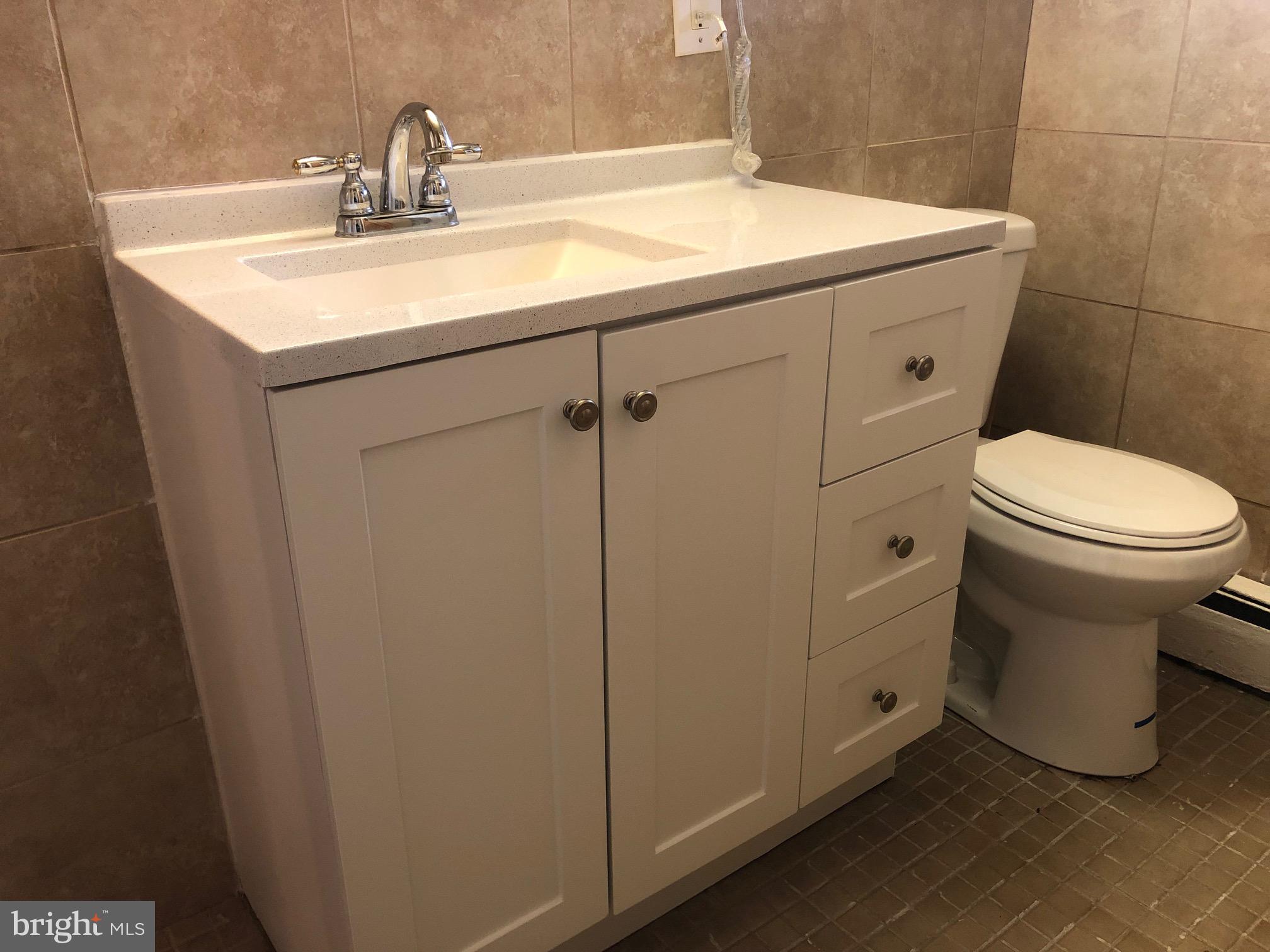 8507 Patton Road Glenside, PA 19038 - Photo 22 of 44 1st Flr Bath