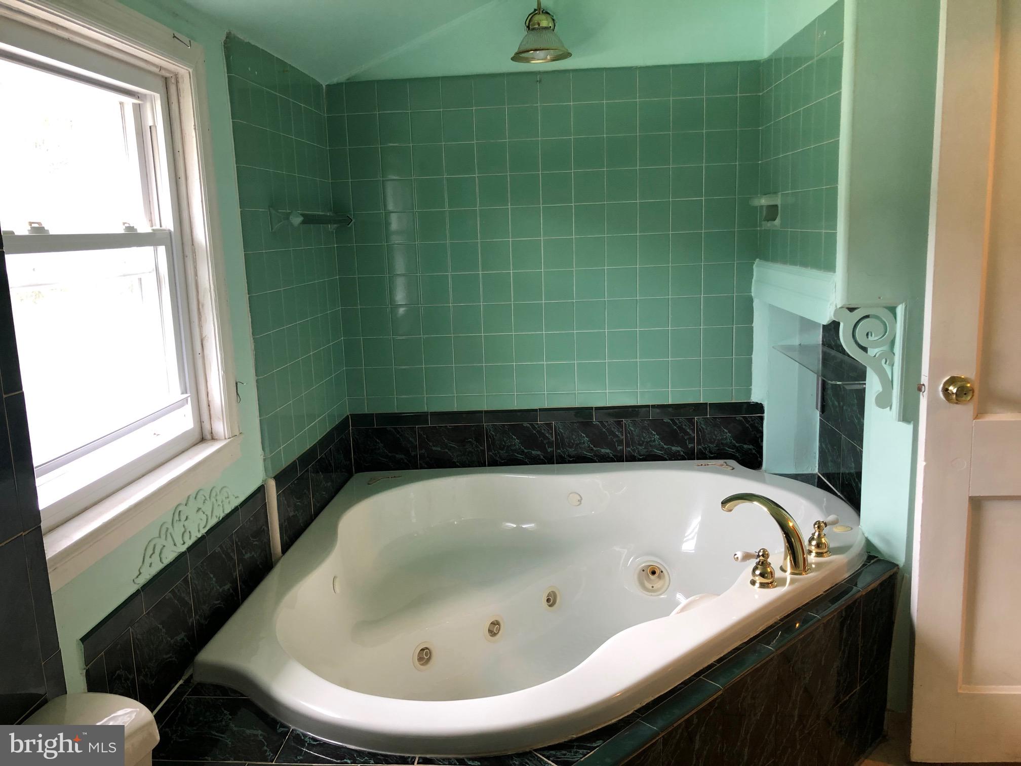 8507 Patton Road Glenside, PA 19038 - Photo 35 of 44 2nd Flr Bath