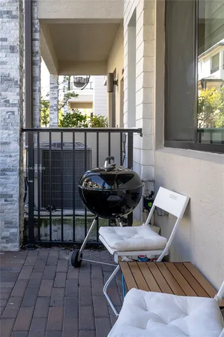 $735,000 | 4552 Northwest 83rd Path, Doral, FL 33166