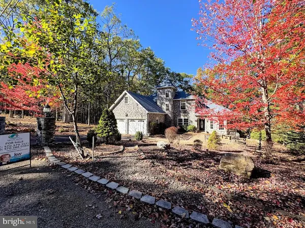 $430,000 | 113 Silver Cloud Lane, Hazleton, PA 18202