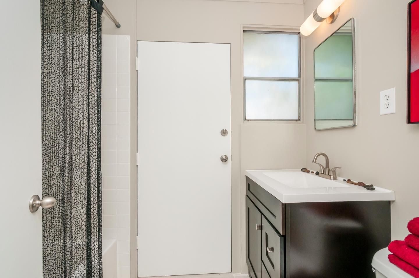 1532 Forge Road San Mateo, CA 94402 - Photo 16 of 28 Gallery Image 16