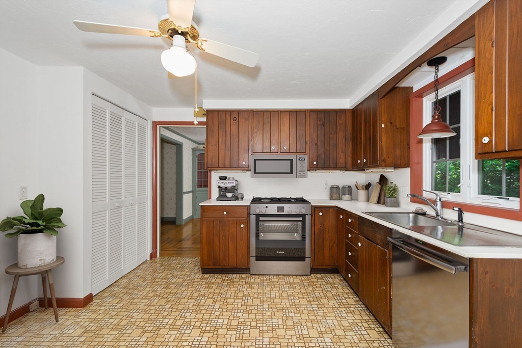 3 Ellestuen Road Worcester, MA 01606 - Photo 17 of 39 Gallery Image 17