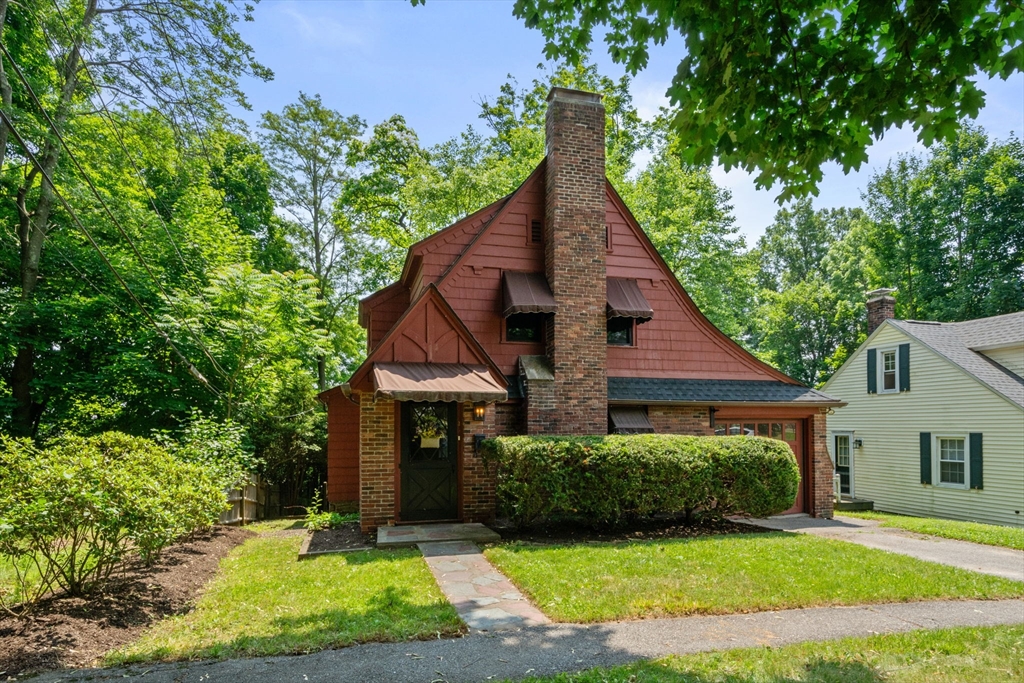 3 Ellestuen Road Worcester, MA 01606 - Photo 3 of 39 Gallery Image 3