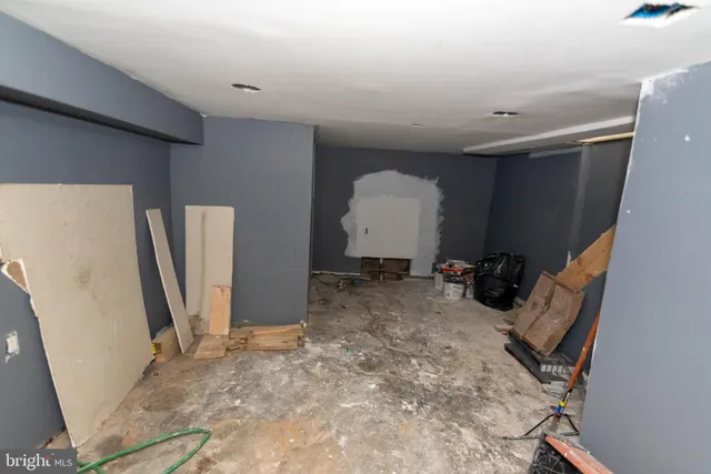 a view of a storage & utility room