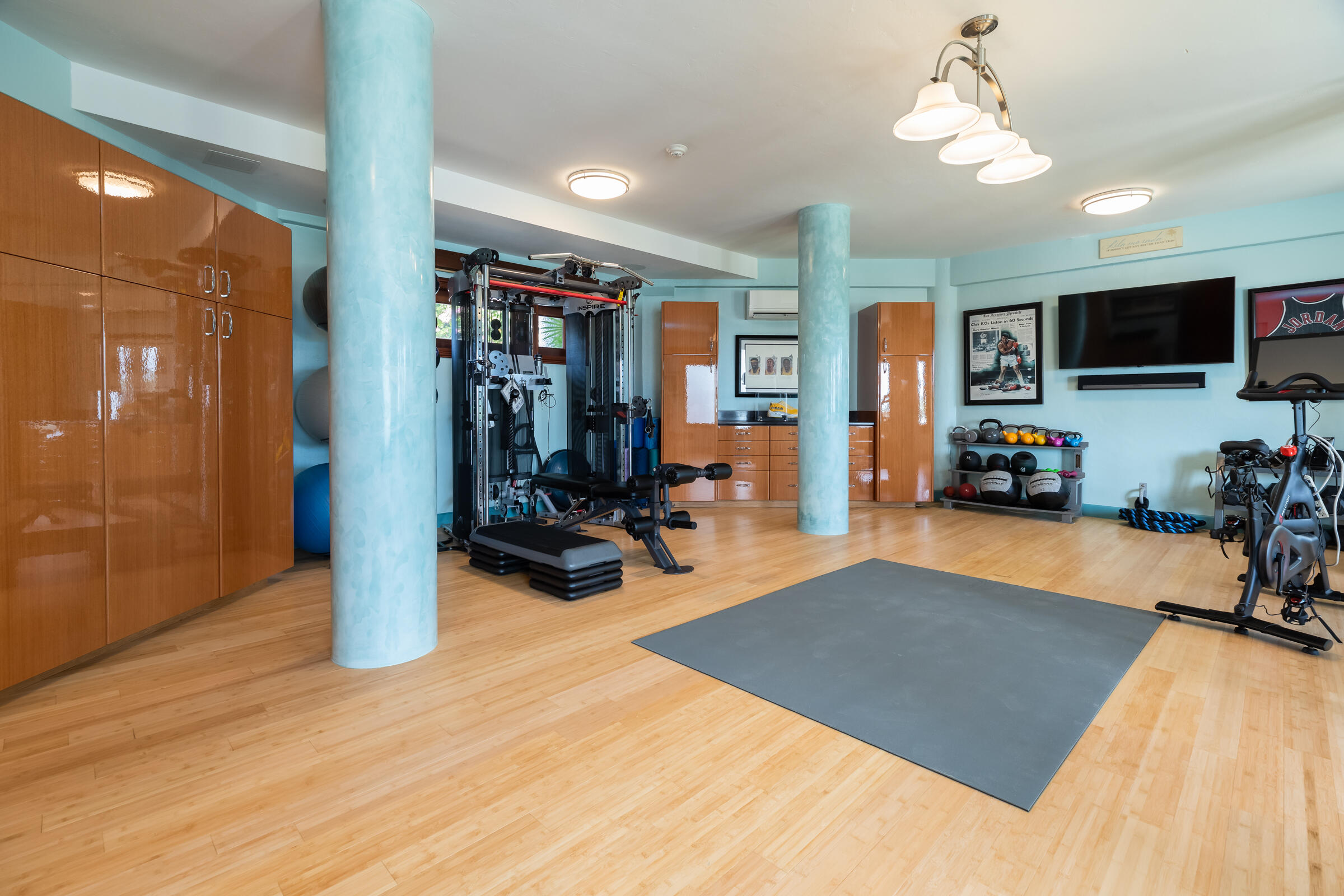 89301 Old State Road Tavernier, FL 33070 - Photo 58 of 99 a view of a livingroom with furniture and a flat screen tv