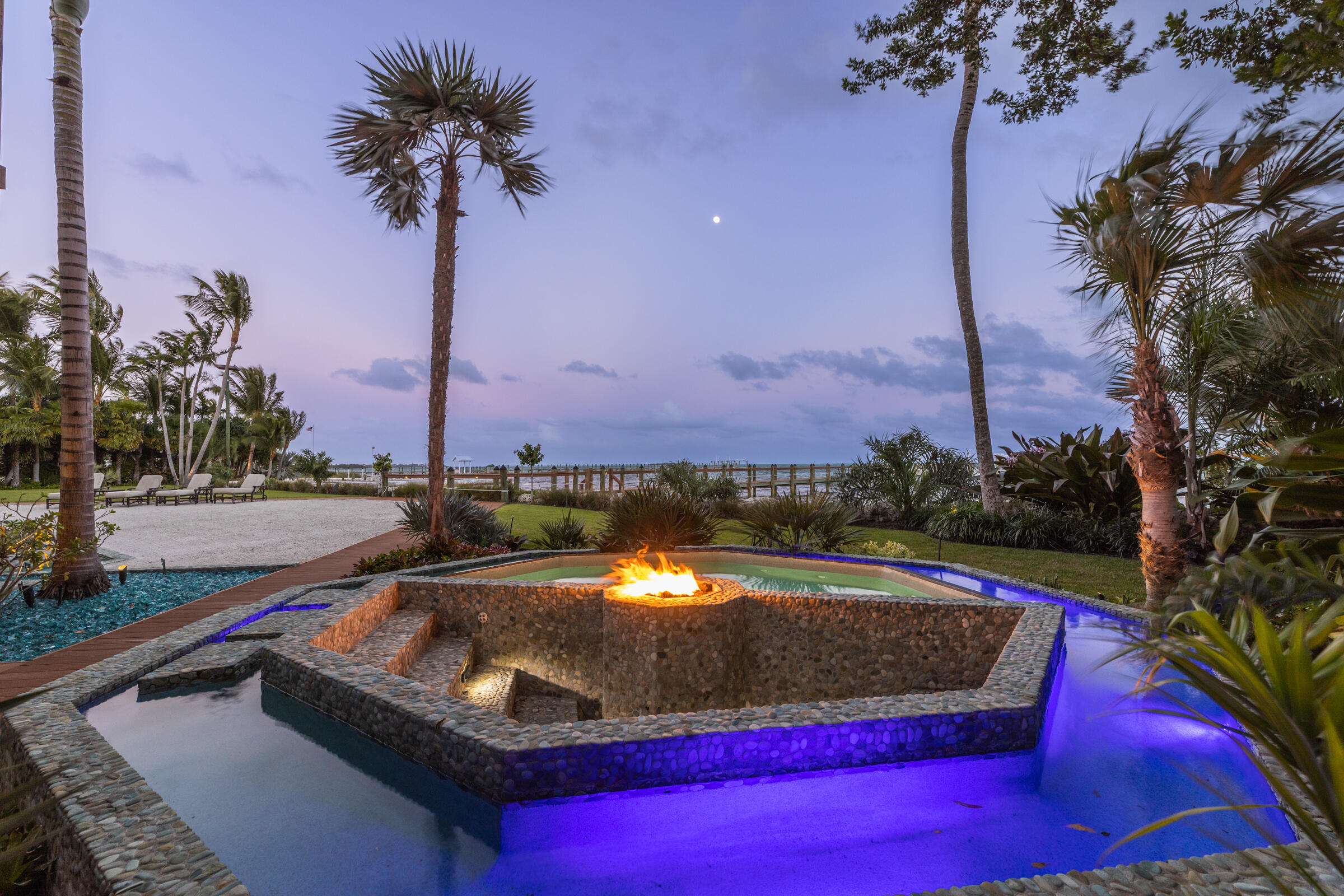 89301 Old State Road Tavernier, FL 33070 - Photo 62 of 99 a view of a ocean with a ocean view