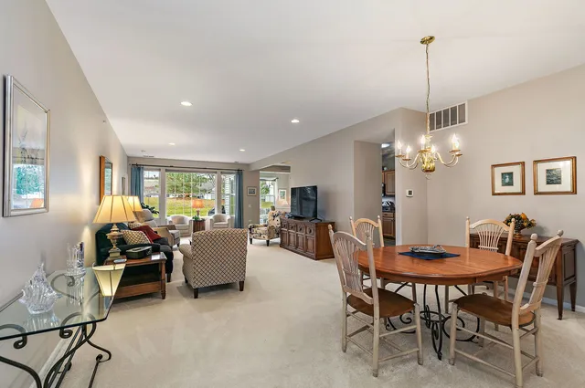 $428,000 | 13515 Ivy Drive, Huntley, IL 60142