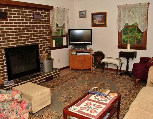 175 Brent Road Grove City, PA 16127 - Photo 3 of 15 Living Room.