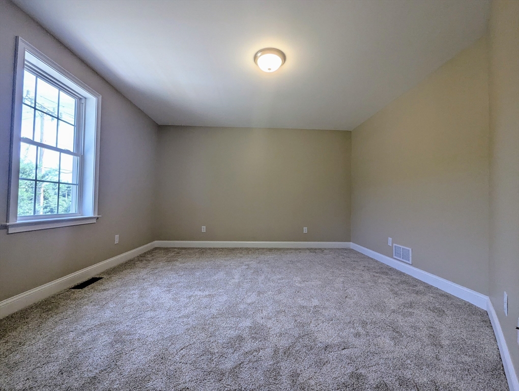 37 Mayflower Way Wareham, MA 02538 - Photo 13 of 26