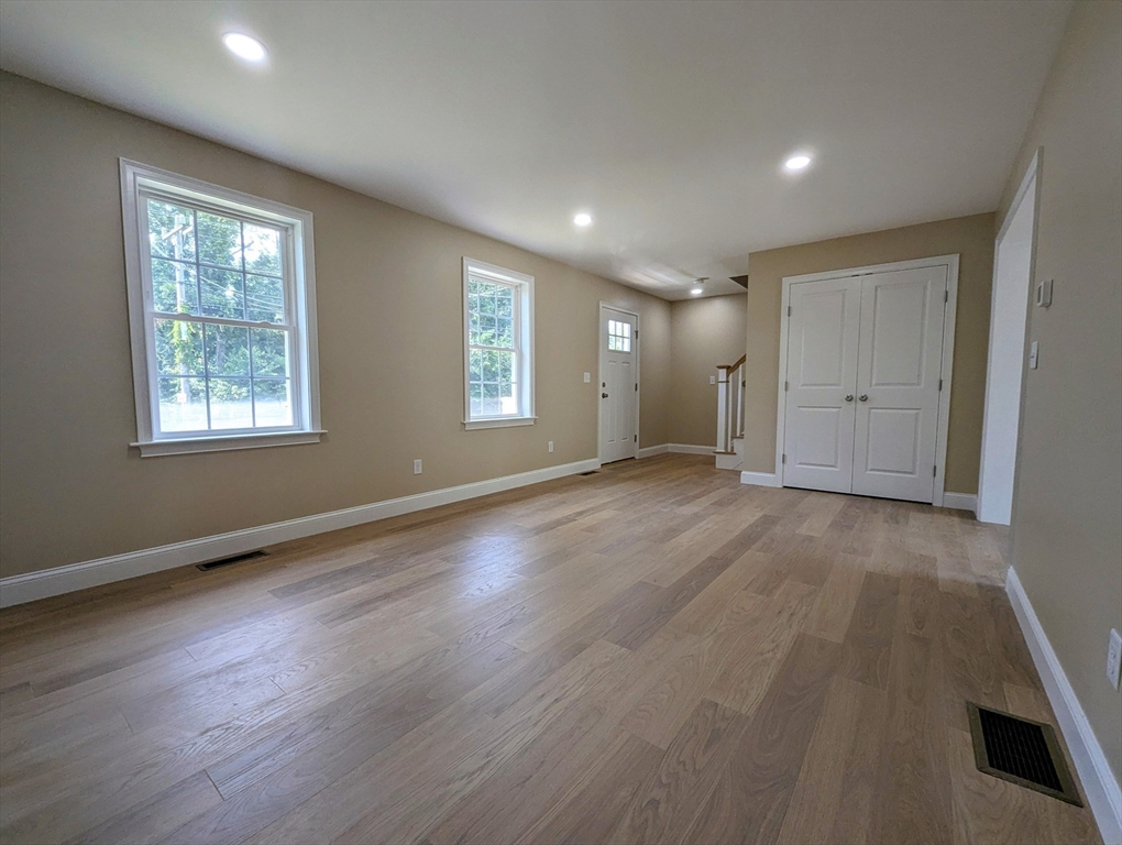 37 Mayflower Way Wareham, MA 02538 - Photo 9 of 26