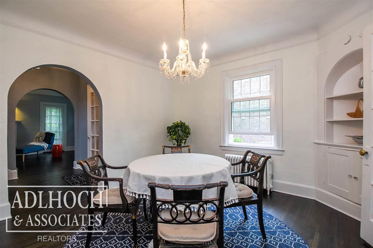 637 Fisher Road Grosse Pointe, MI 48230 - Photo 9 of 27 50014318-11.JPG
