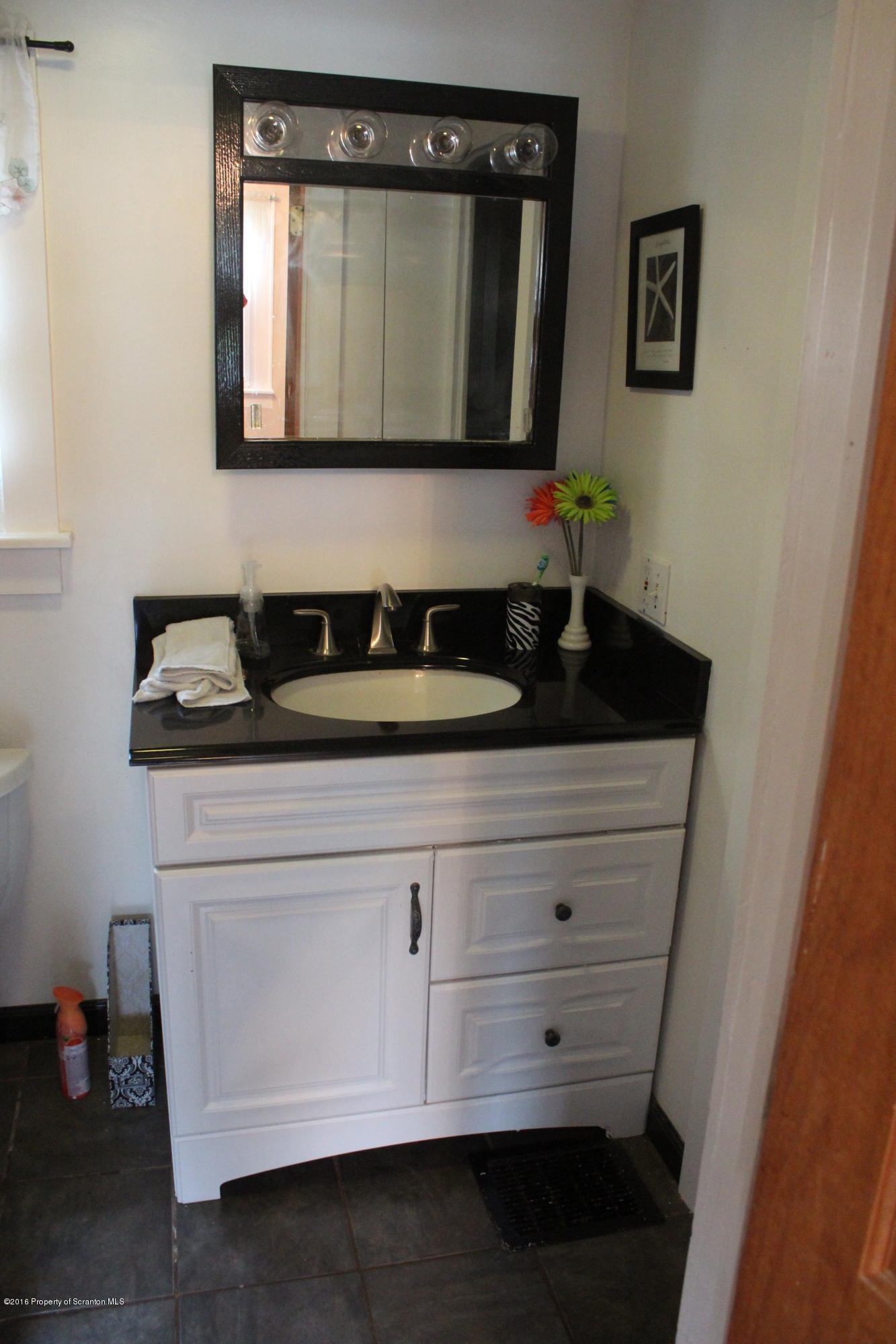515 State Rte 2023 Forest City, PA 18421 - Photo 20 of 40 a close view of dresser