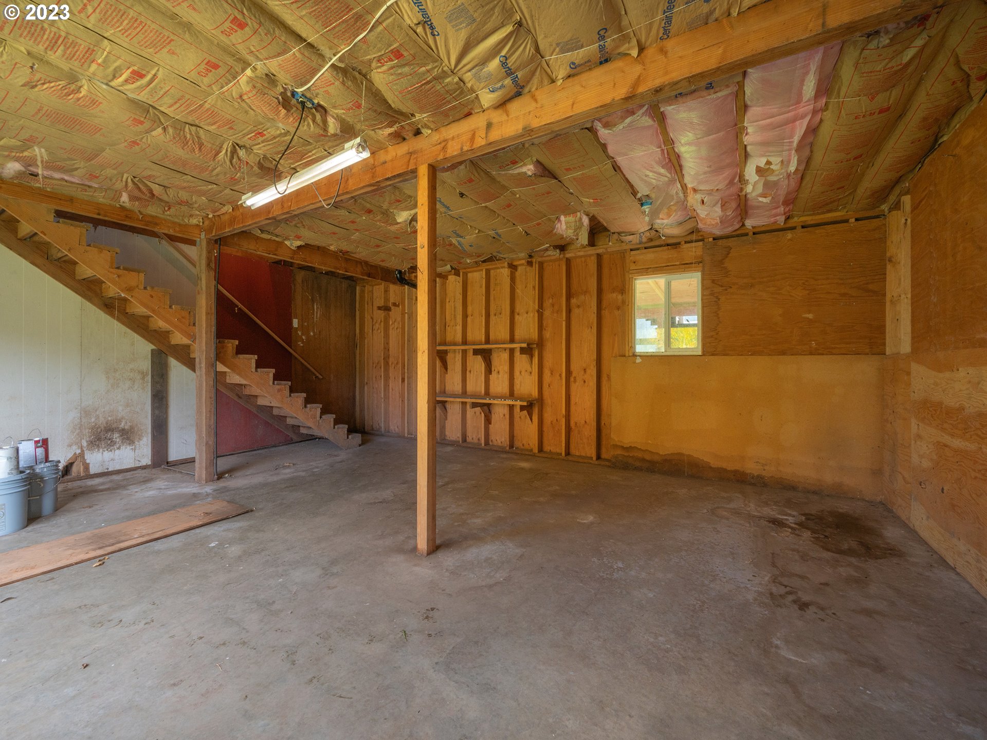 1590 Romie Howard Road Yoncalla, OR 97499 - Photo 23 of 48 a view of an empty room
