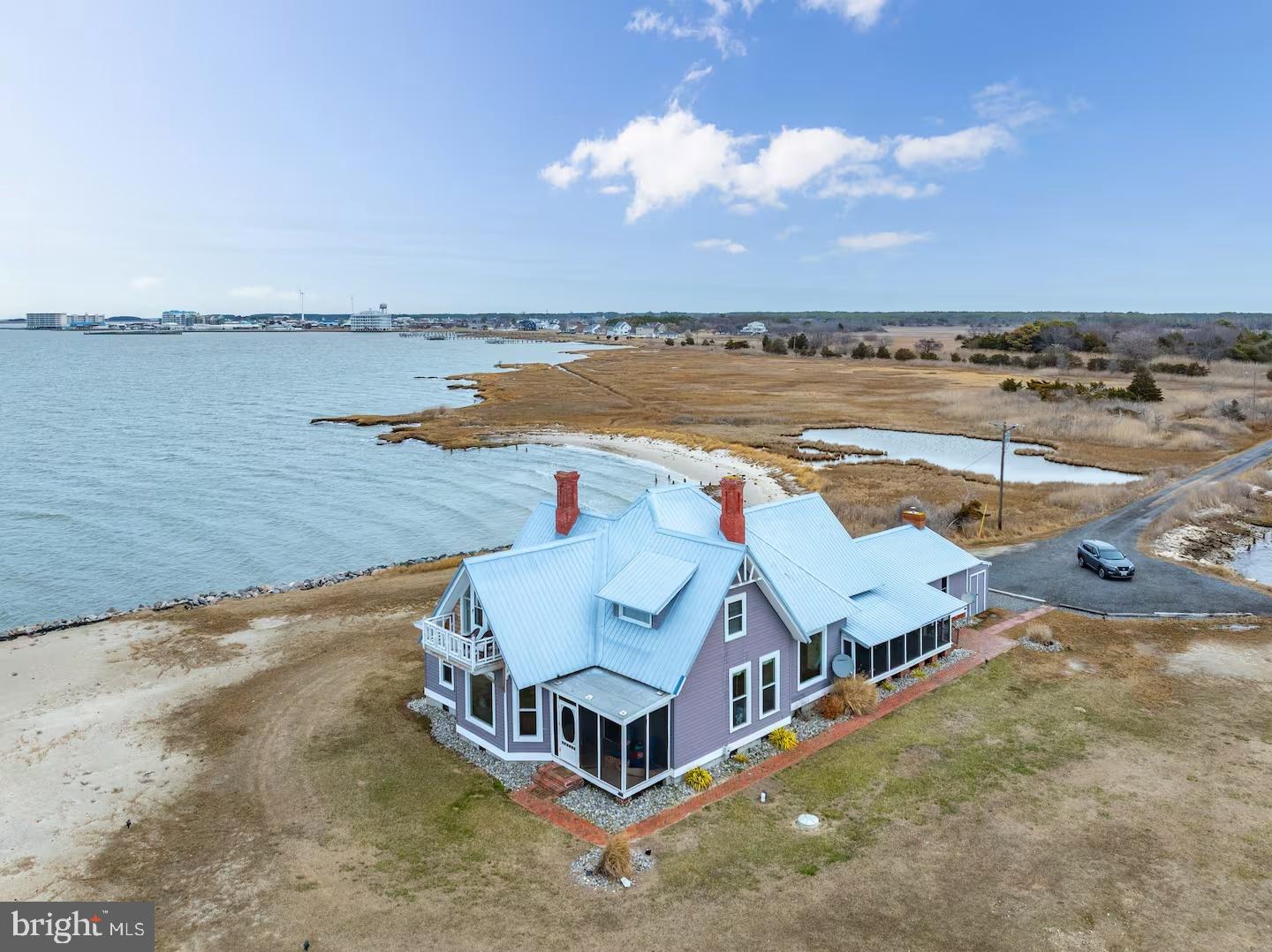 1 LaVallette Road Crisfield, MD 21817 - Photo 2 of 30 Charming coastal retreat by the water.
