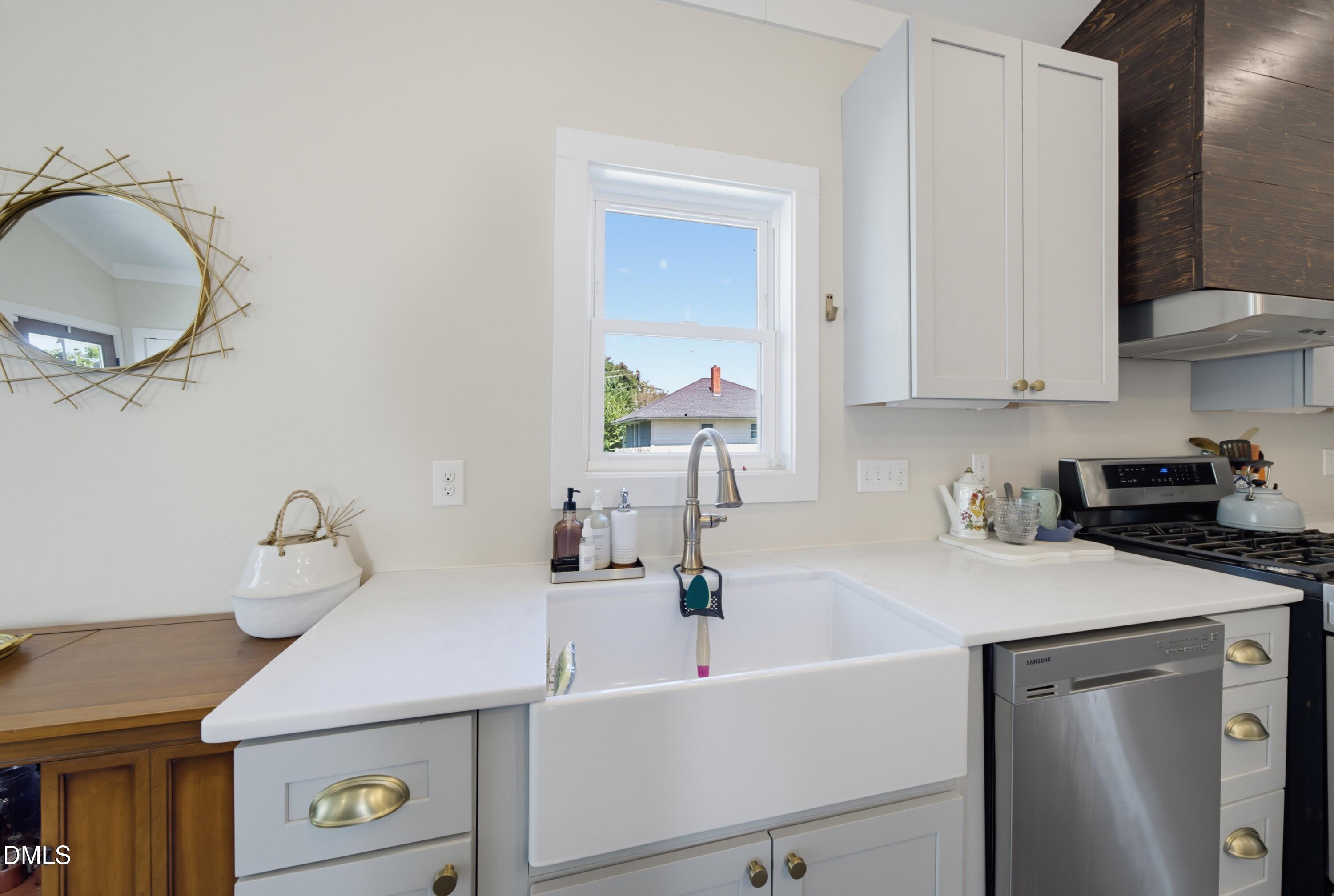 601 Quarry Street Raleigh, NC 27601 - Photo 9 of 26 Kitcen
