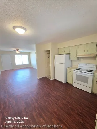 $1,050 | 3011 Villa Road, Sebring, FL 33870