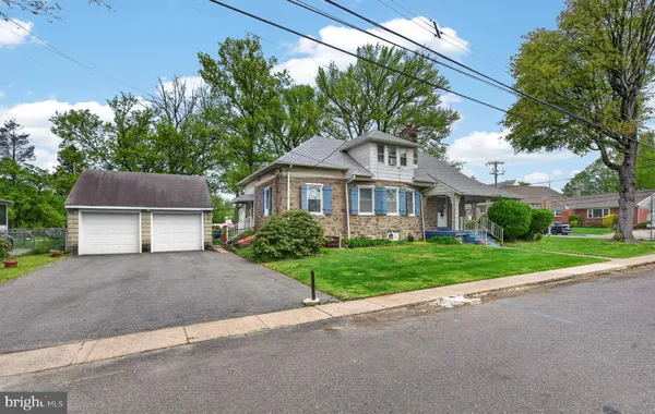 $325,000 | 1949 Forrest Avenue, Morton, PA 19070