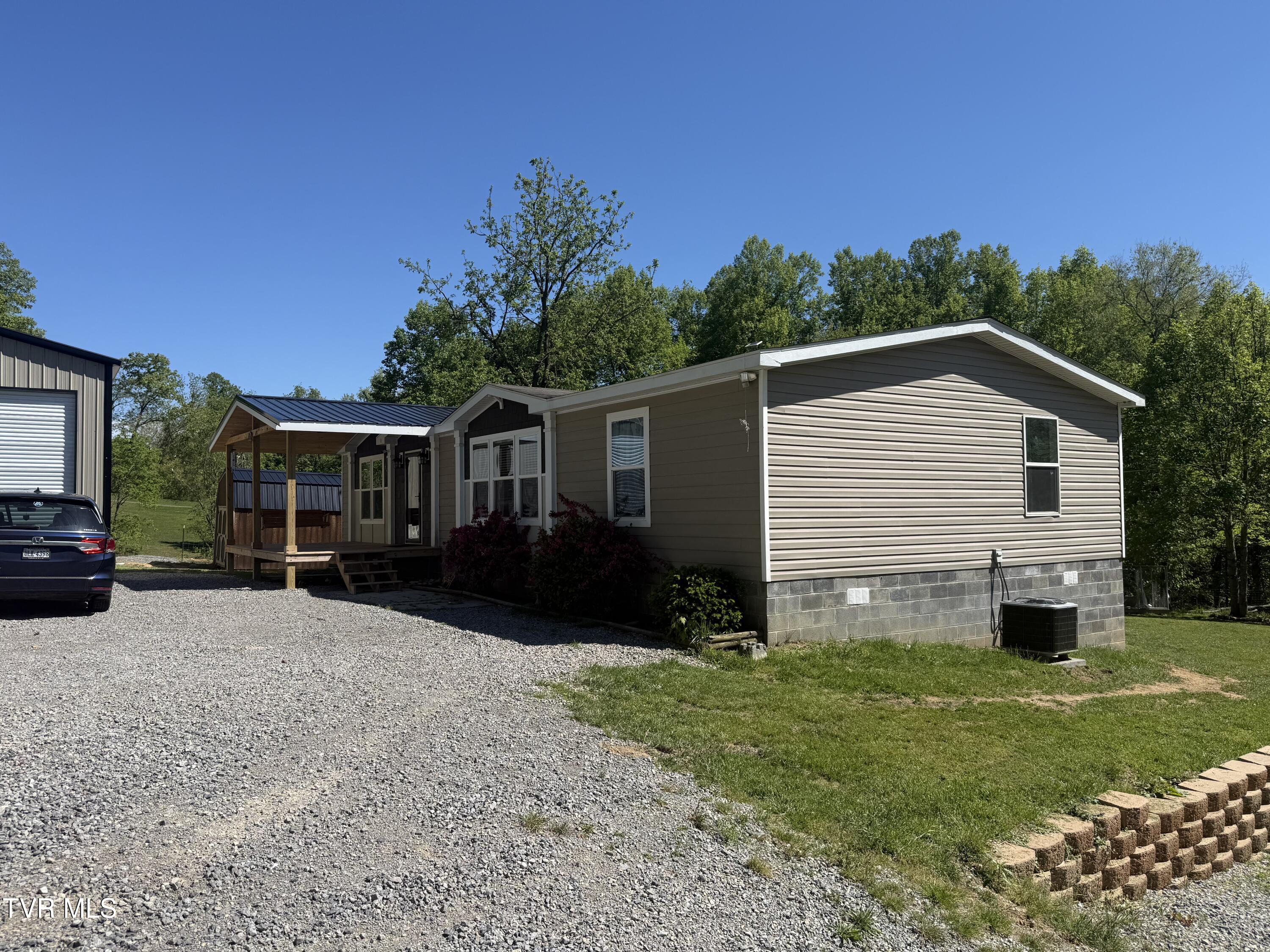 12432 Crab Orchard Road Coeburn, VA 24230 - Photo 11 of 41 IMG_5177