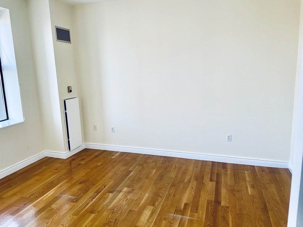 4 Charlesgate East, Unit 602 Boston, MA 02215 - Photo 9 of 24 a view of an empty room