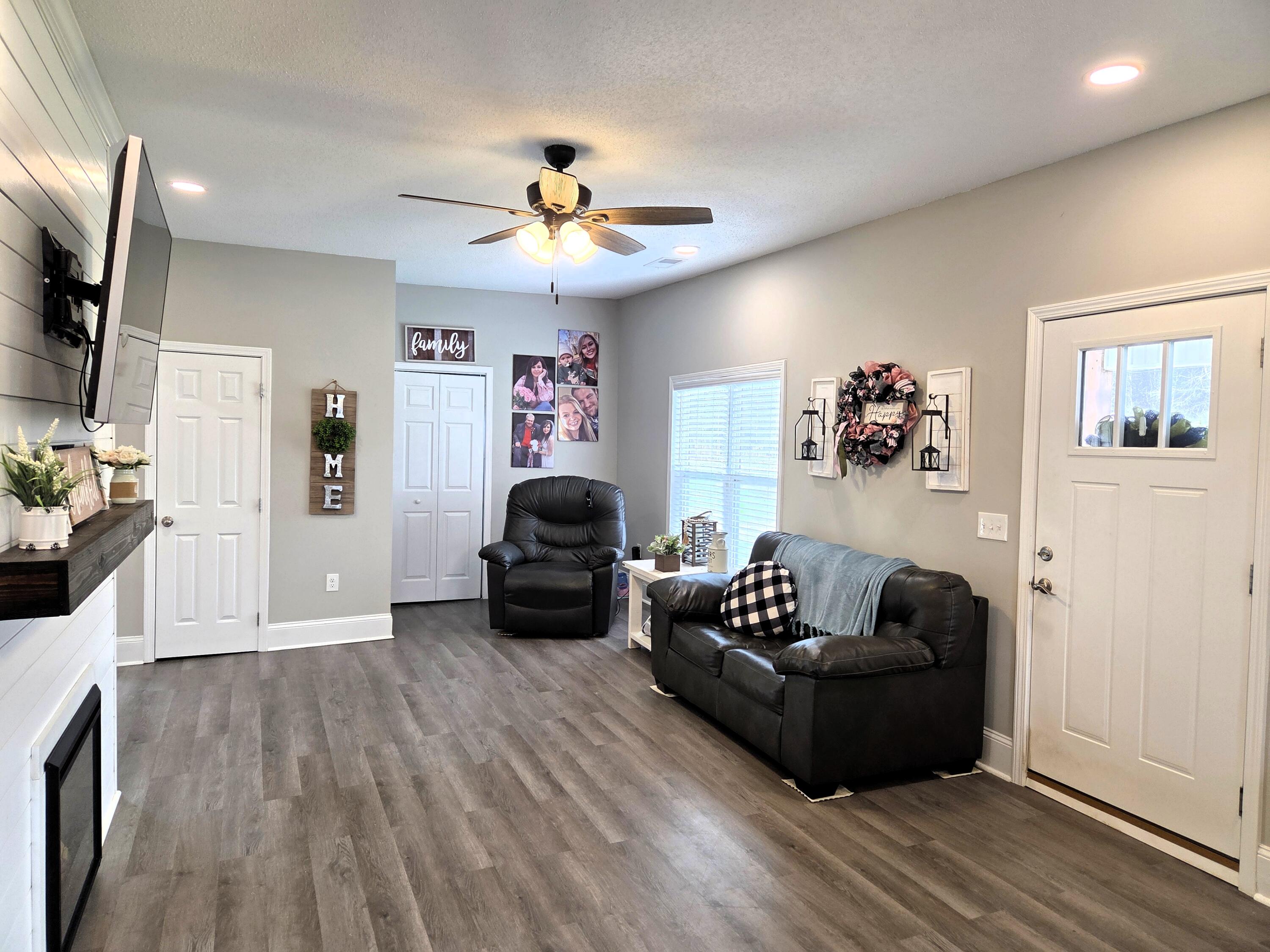 464 Hair Lake Road Summerville, GA 30747 - Photo 3 of 39 Living Room