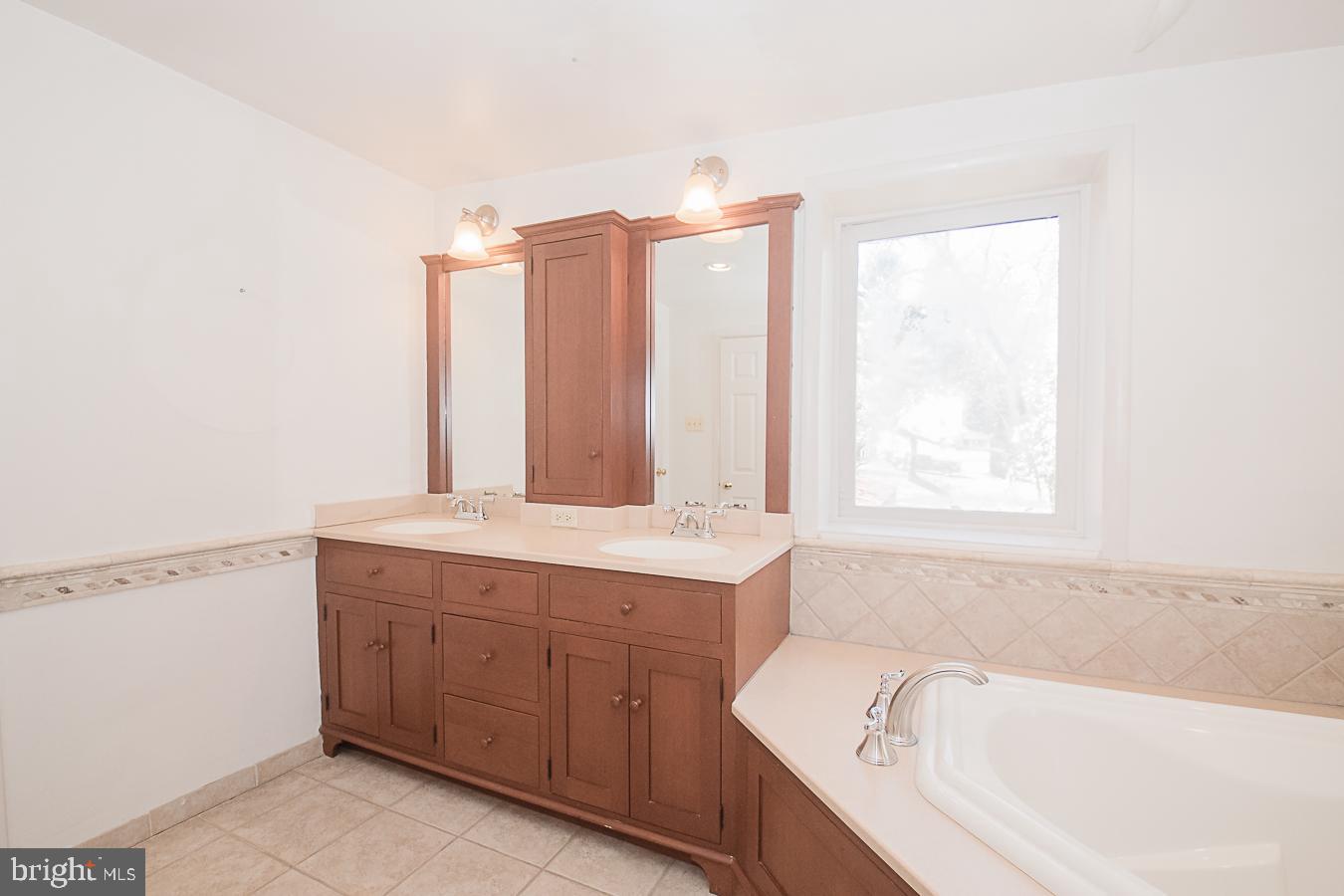 929 East Schuylkill Road Pottstown, PA 19465 - Photo 15 of 36 Gallery Image 15