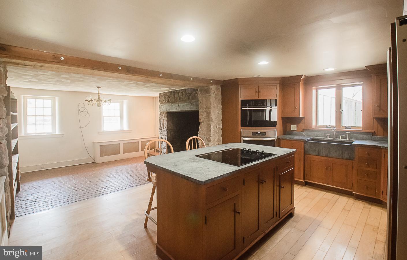 929 East Schuylkill Road Pottstown, PA 19465 - Photo 4 of 36 Gallery Image 4
