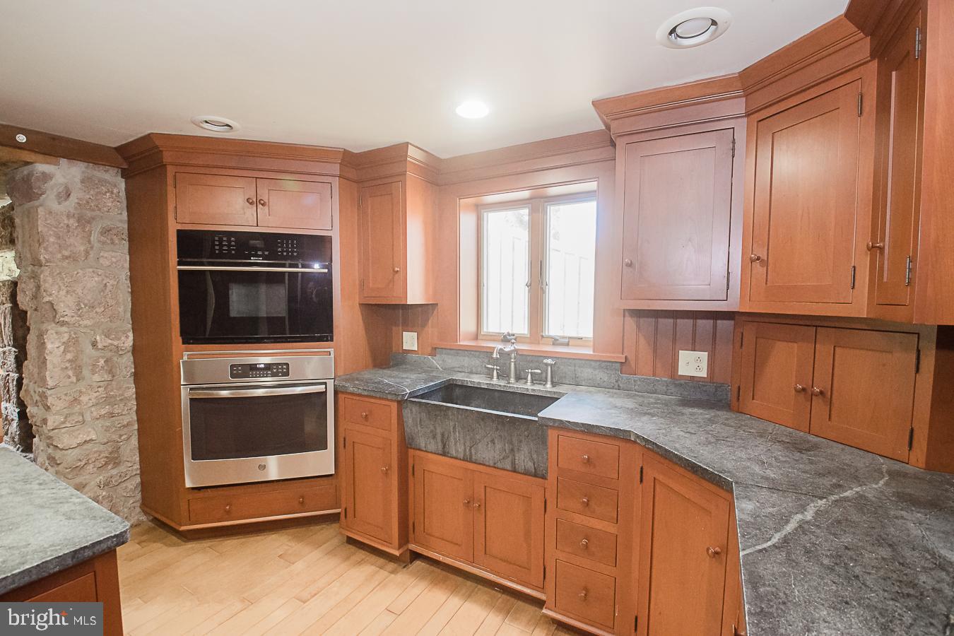 929 East Schuylkill Road Pottstown, PA 19465 - Photo 5 of 36 Gallery Image 5
