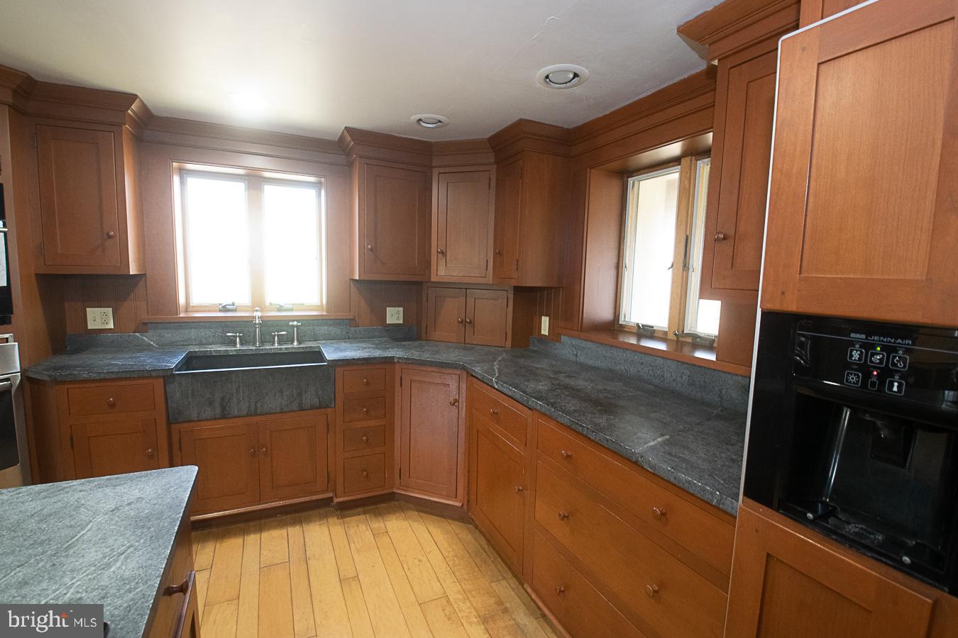 929 East Schuylkill Road Pottstown, PA 19465 - Photo 7 of 36 Gallery Image 7
