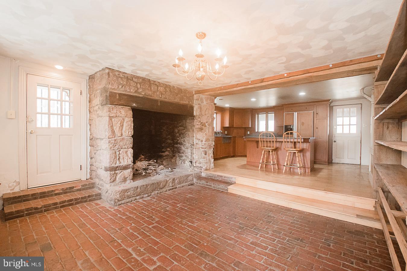 929 East Schuylkill Road Pottstown, PA 19465 - Photo 8 of 36 Gallery Image 8