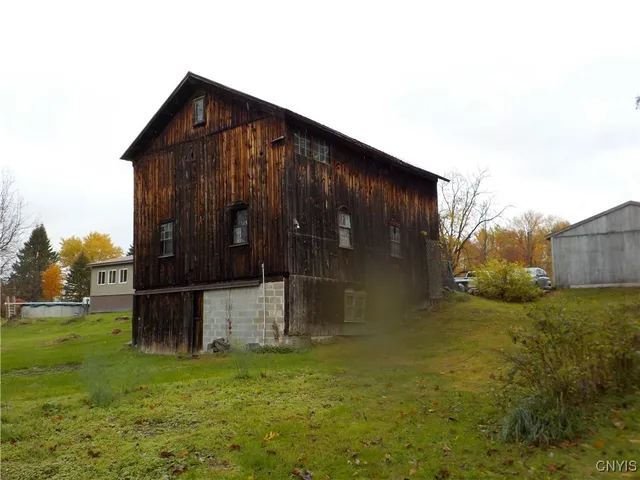 $384,900 | 12095 Broadway Road, Victory, NY 13033