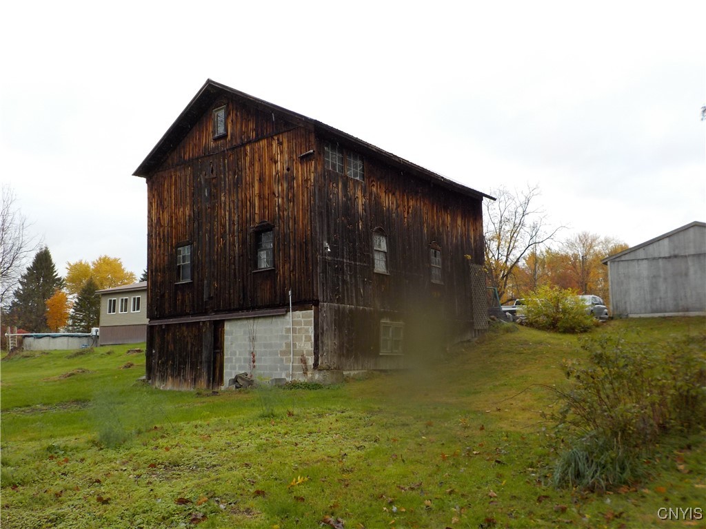 12095 Broadway Road Victory, NY 13033 - Photo 16 of 50