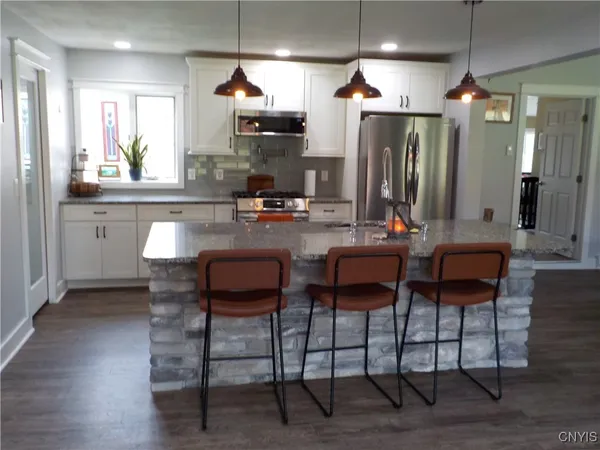 $359,900 | 12095 Broadway Road, Victory, NY 13033