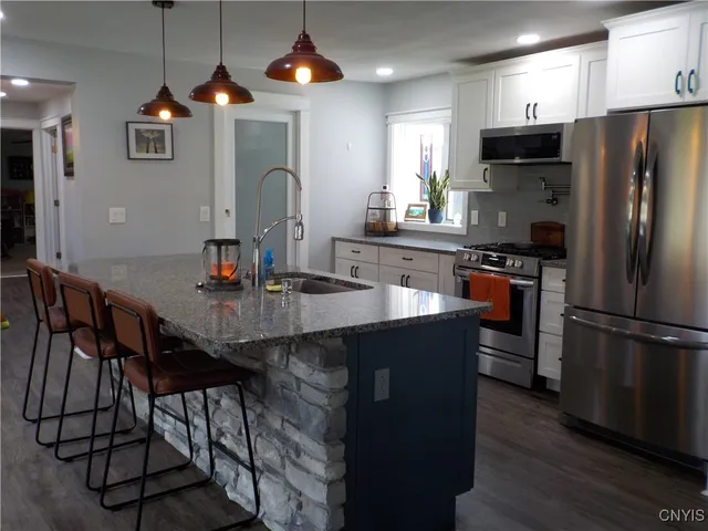 $384,900 | 12095 Broadway Road, Victory, NY 13033