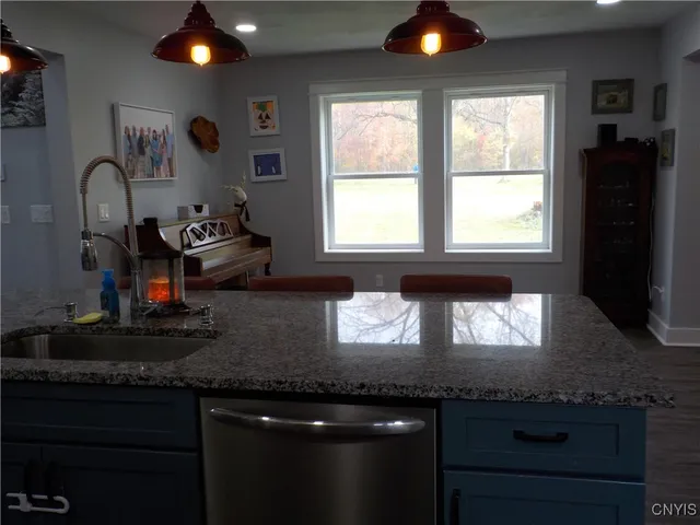 $384,900 | 12095 Broadway Road, Victory, NY 13033