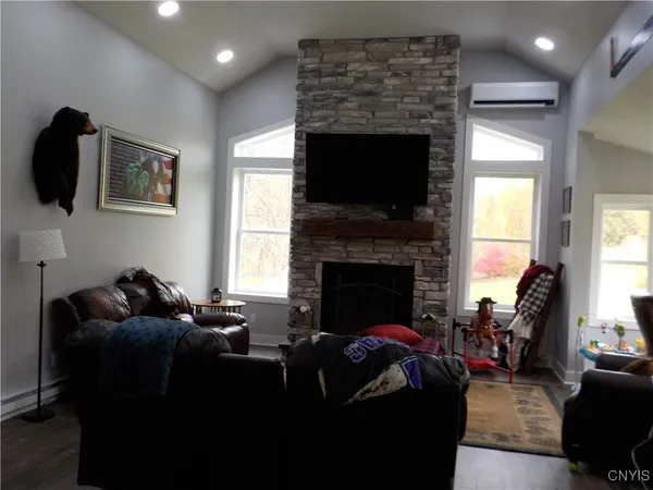 $359,900 | 12095 Broadway Road, Victory, NY 13033