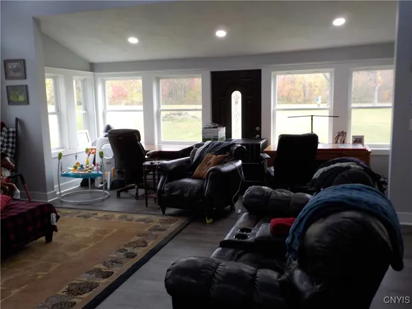 $359,900 | 12095 Broadway Road, Victory, NY 13033