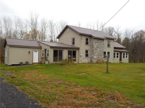 $359,900 | 12095 Broadway Road, Victory, NY 13033