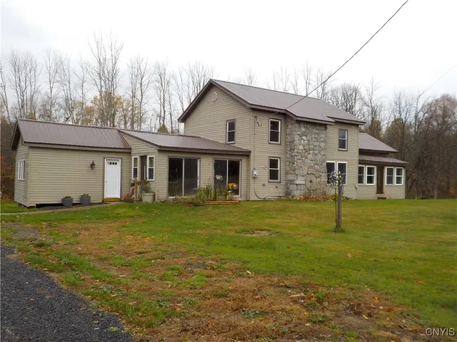 $384,900 | 12095 Broadway Road, Victory, NY 13033
