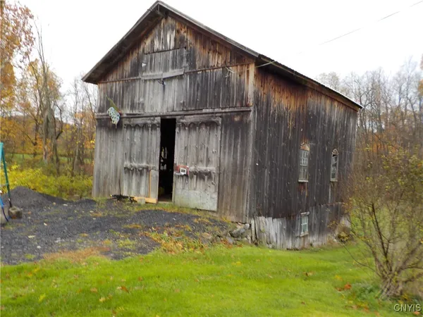 $359,900 | 12095 Broadway Road, Victory, NY 13033