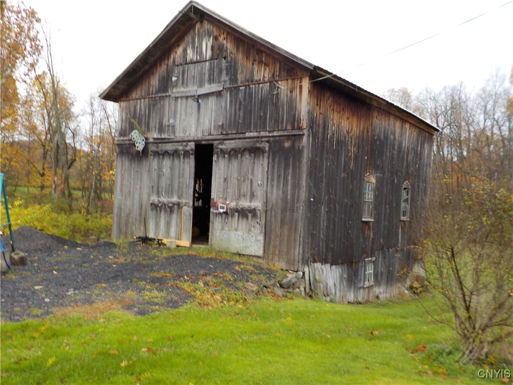 12095 Broadway Road Victory, NY 13033 - Photo 8 of 50
