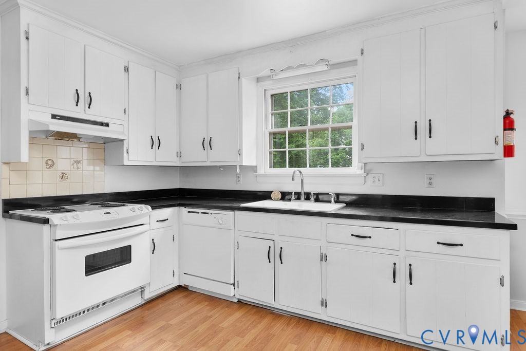 524 Ironington Road Richmond, VA 23227 - Photo 9 of 16