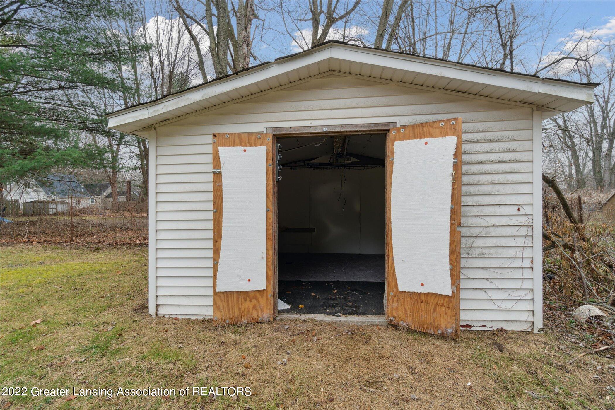 6314 Hilliard Road Lansing, MI 48911 - Photo 39 of 40 40-6314-Hilliard-Rd-Lansing-MI-48911-Win